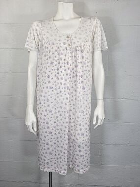 Friends Of The Heart Vintage 90's Classic Floral Nightgown